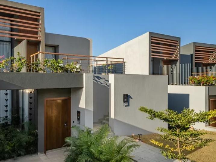 Villa with Terrace & Mountain View - View 2